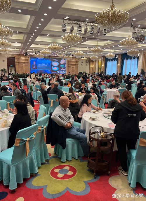 廿六年老酒楼放下身段 无柱大厅依旧能摆五十席，饮茶价位却回到了十年前